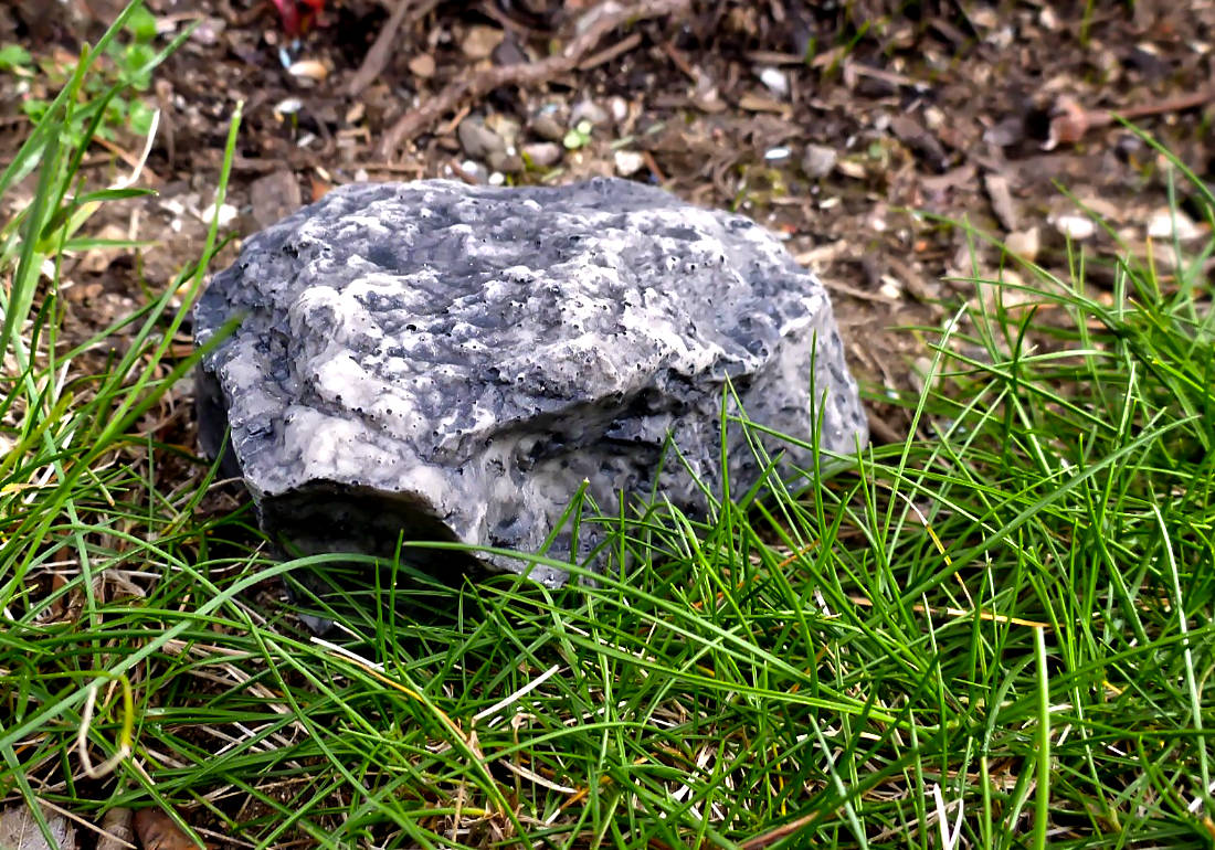 Ram-Pro Hide a Key Fake Rock // Urban Survival Kit
